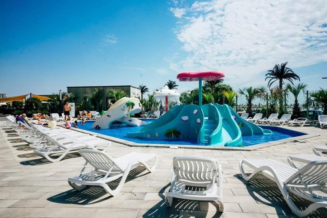 Desiree Beach Apartment Năvodari Exterior foto